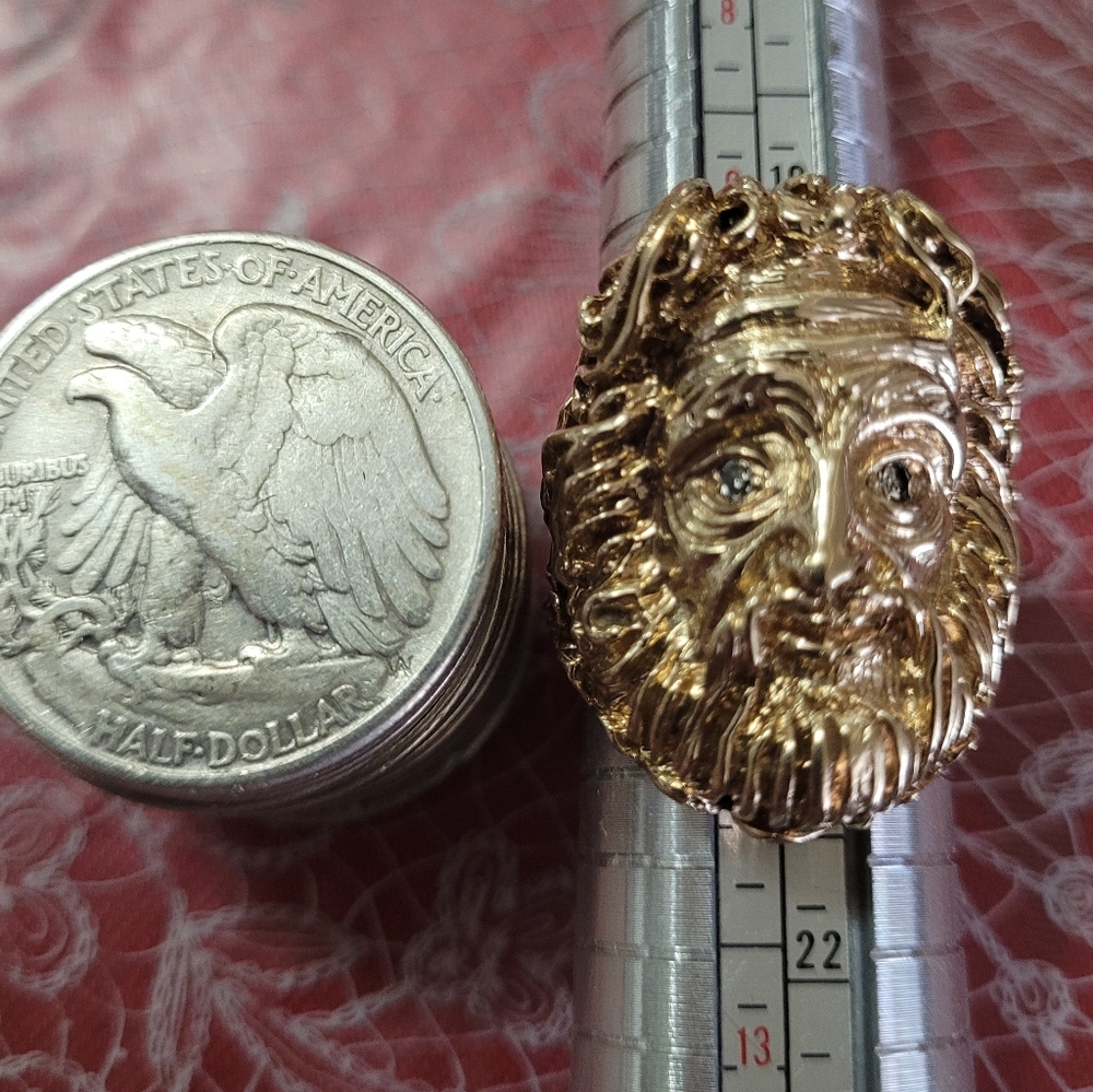 10k gold heavy big head ring.